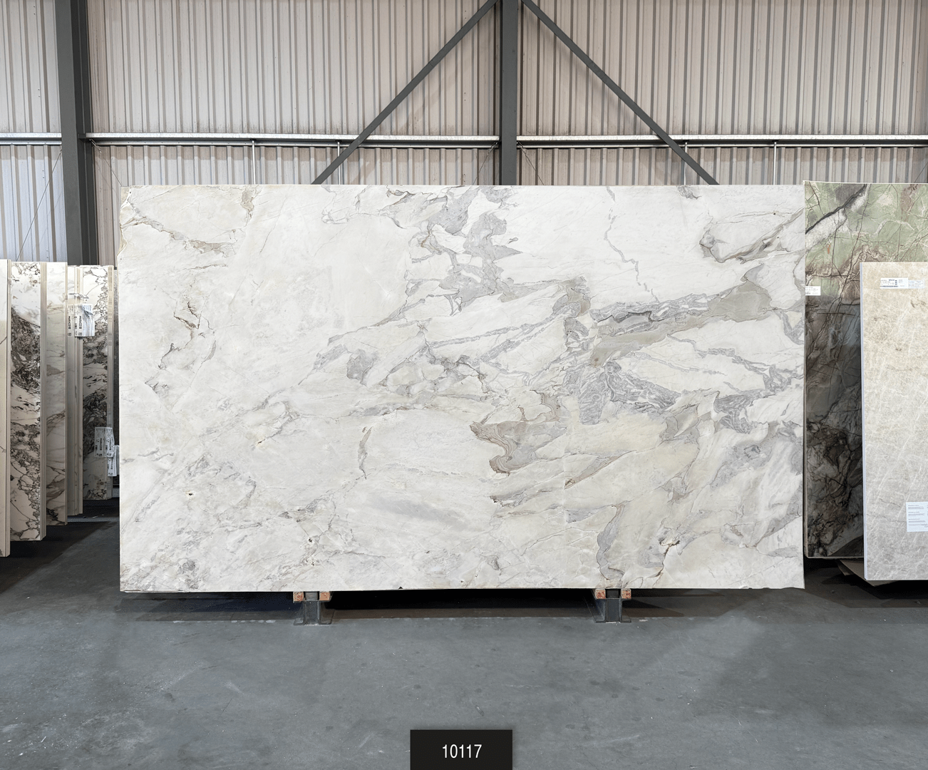 Calacatta Cameo - Gezoet - 130 - NCKBLK