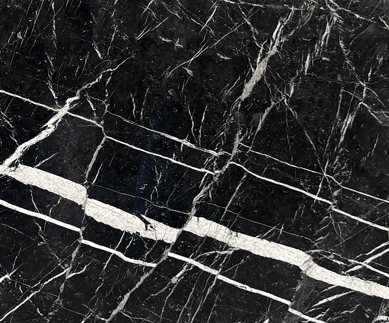 Nero Marquina 2 Cm Platen Gepolijst 71 - NCKBLK